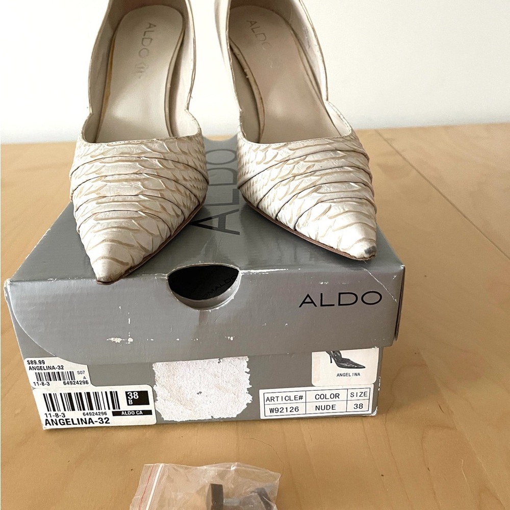 Elegant Cream High Heels - Picture 3 of 4